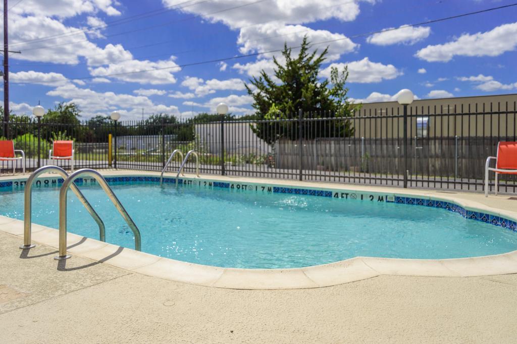 Super 8 By Wyndham Ardmore Exterior foto