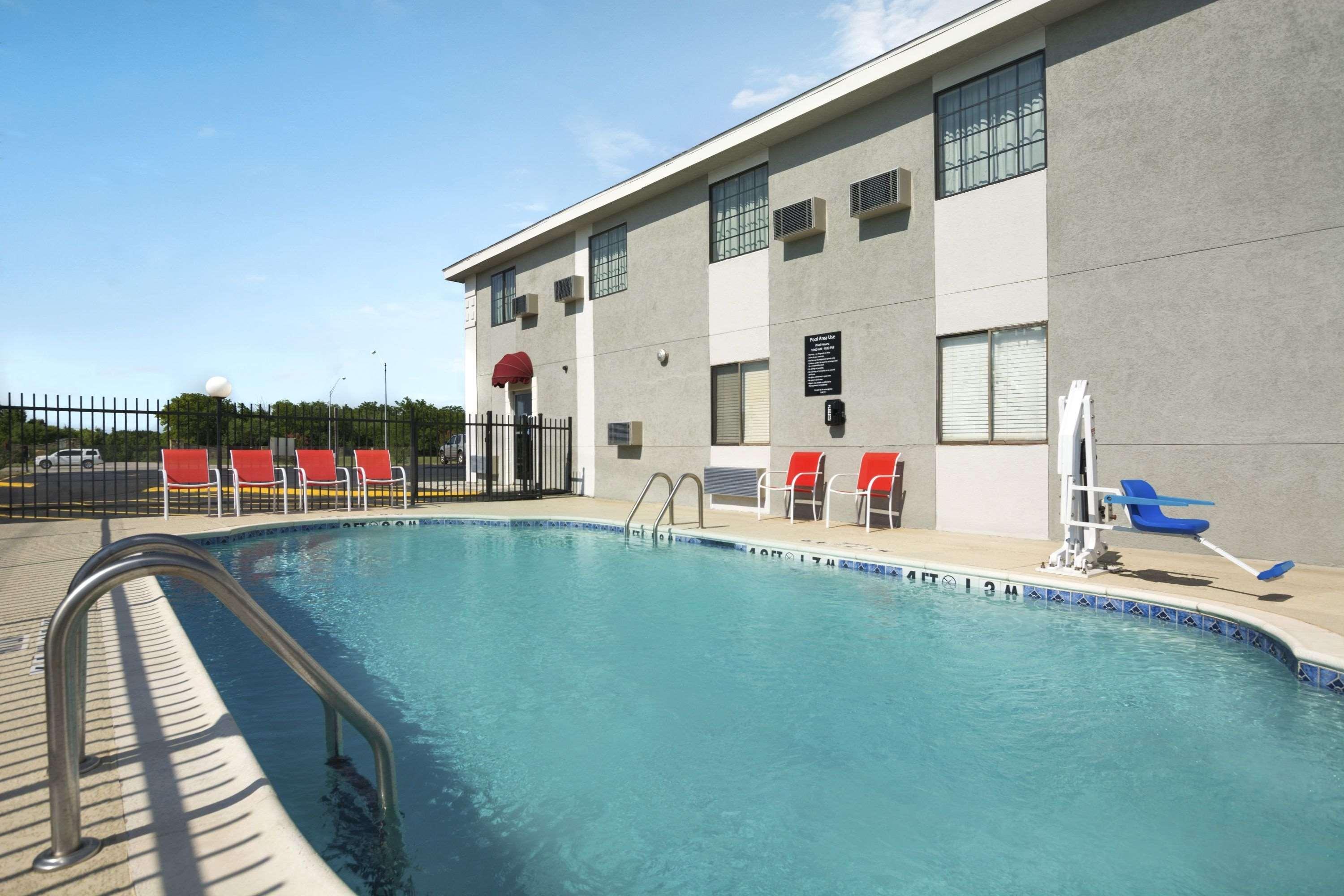 Super 8 By Wyndham Ardmore Exterior foto